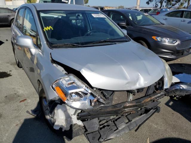 3N1BC11E28L373879 - 2008 NISSAN VERSA S GRAY photo 9