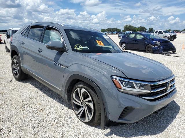 1V2TE2CA2MC203540 - 2021 VOLKSWAGEN ATLAS CROS Серый фото 1