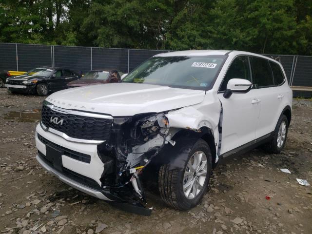 5XYP24HC6NG305096 - 2022 KIA TELLURIDE WHITE photo 2