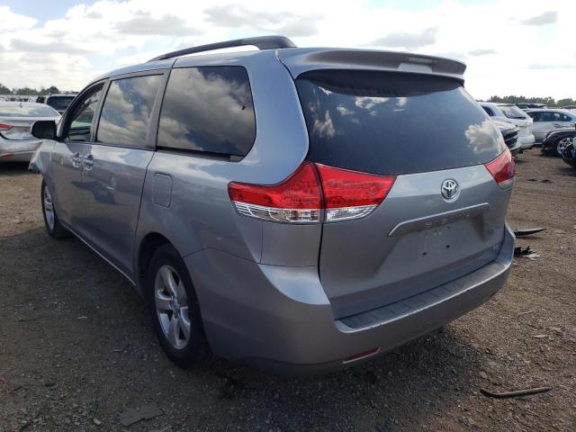 5TDKK3DC8DS375100 - 2013 TOYOTA SIENNA LE GRAY photo 3