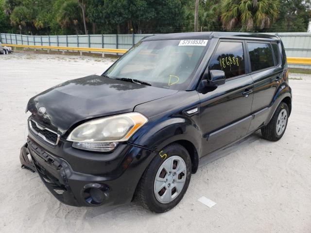 KNDJT2A52D7607130 - 2013 KIA SOUL BLACK photo 2