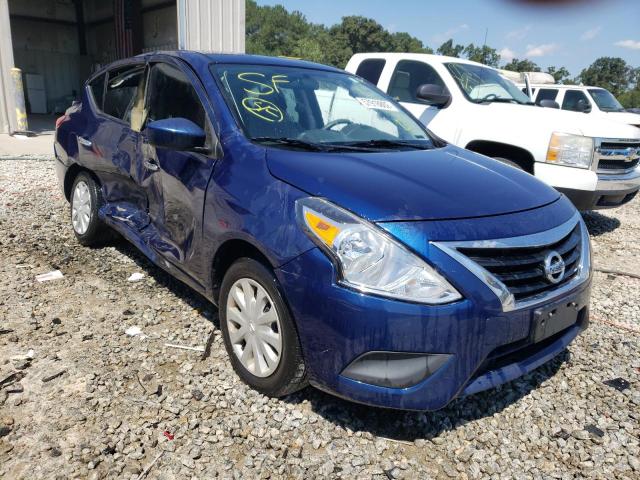 3N1CN7AP6JL879059 - 2018 NISSAN VERSA S BLUE photo 1