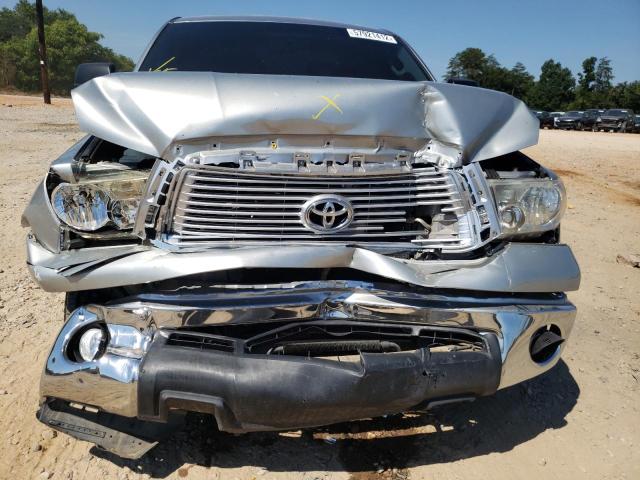 5TFUW5F18DX306177 - 2013 TOYOTA TUNDRA DOU SILVER photo 9