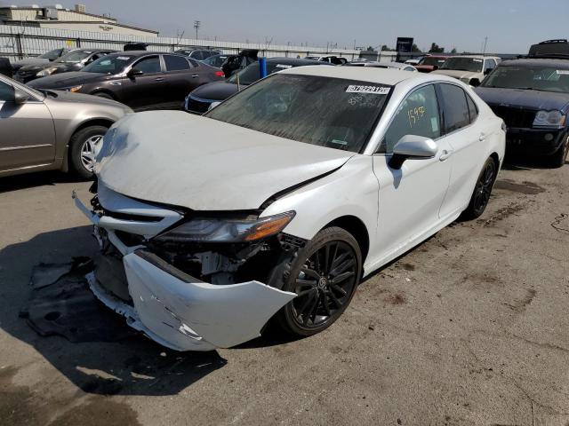 4T1K61AK3MU511760 - 2021 TOYOTA CAMRY XSE WHITE photo 2