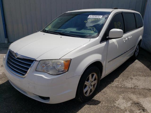 2A4RR5D11AR213408 - 2010 CHRYSLER TOWN & COU WHITE photo 2