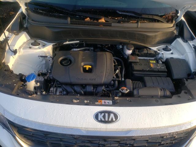 KNDEUCAA7M7171635 - 2021 KIA SELTOS S WHITE photo 7