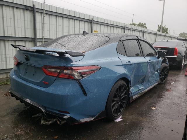 4T1KZ1AK3NU068745 - 2022 TOYOTA CAMRY TRD BLUE photo 4