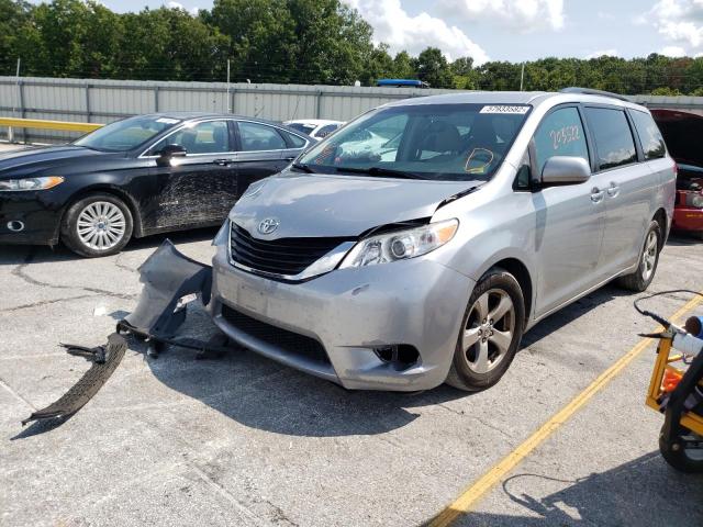 5TDKK3DC1CS248980 - 2012 TOYOTA SIENNA LE SILVER photo 2