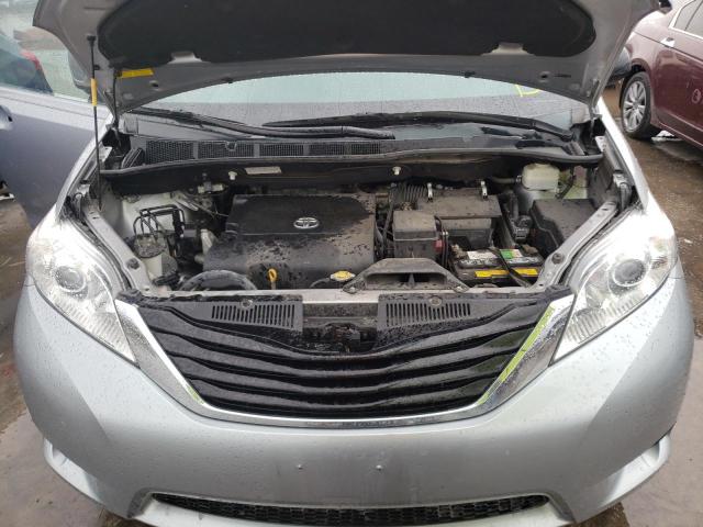 5TDKK3DC3CS239147 - 2012 TOYOTA SIENNA LE GRAY photo 7