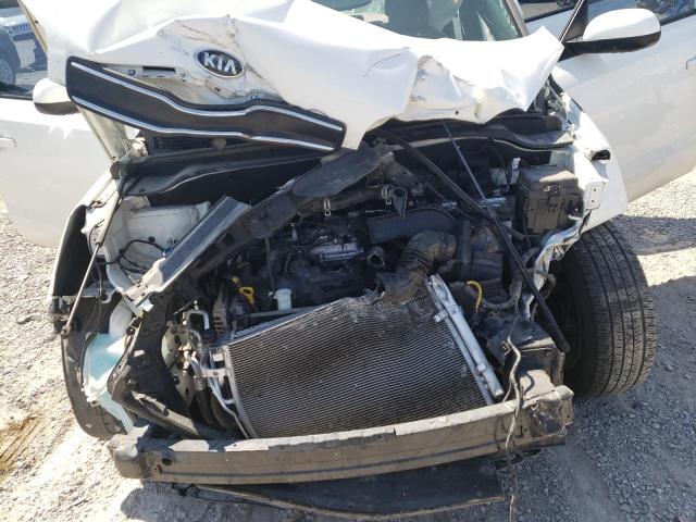 KNDJN2A24H7447967 - 2017 KIA SOUL WHITE photo 7