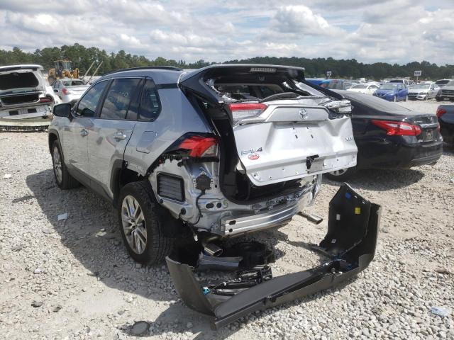 2T3C1RFV5NW199308 - 2022 TOYOTA RAV4 XLE P SILVER photo 3