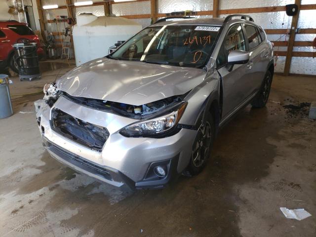 JF2GTADC8JH269139 - 2018 SUBARU CROSSTREK SILVER photo 2