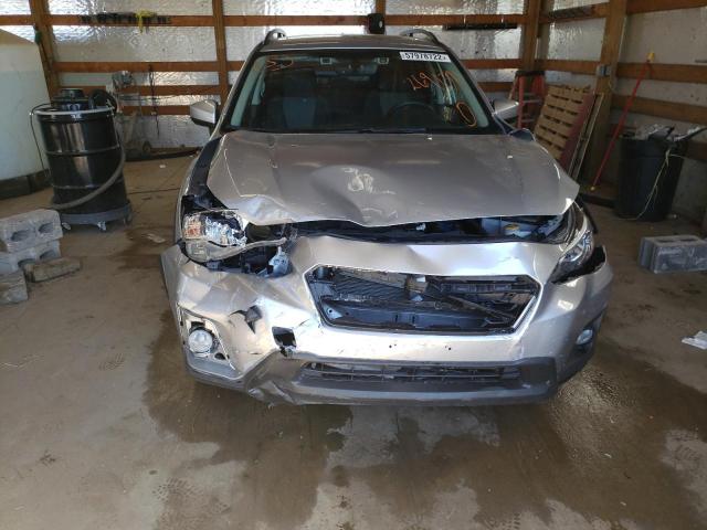 JF2GTADC8JH269139 - 2018 SUBARU CROSSTREK SILVER photo 9