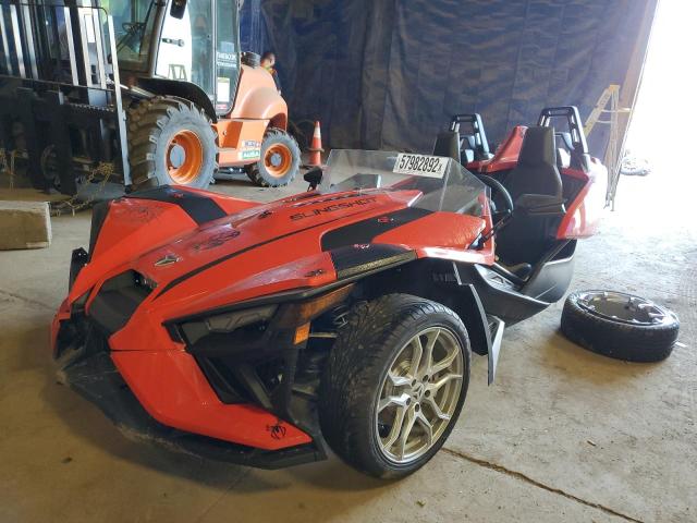 57XAAPHDXM8144252 - 2021 POLARIS SLINGSHOT RED photo 2