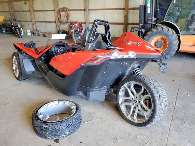 57XAAPHDXM8144252 - 2021 POLARIS SLINGSHOT RED photo 3