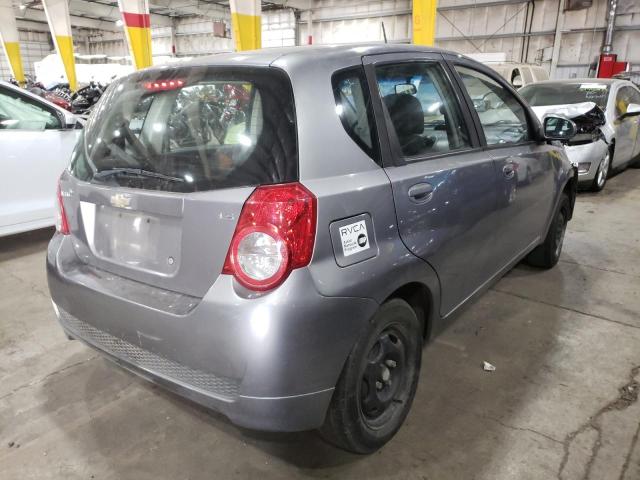 KL1TD66EX9B646226 - 2009 CHEVROLET AVEO LS GRAY photo 4