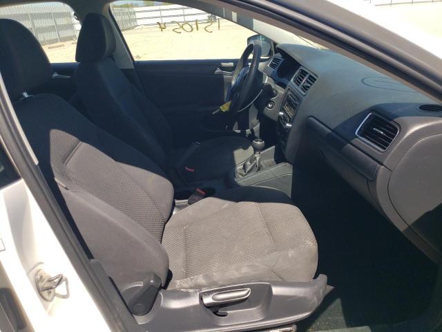 3VW1K7AJ6CM311221 - 2012 VOLKSWAGEN JETTA BASE 白色 照片 5