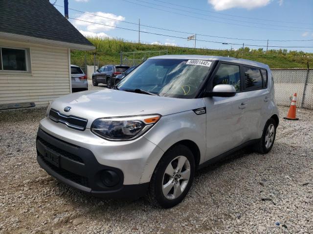 KNDJN2A27J7600444 - 2018 KIA SOUL SILVER photo 2