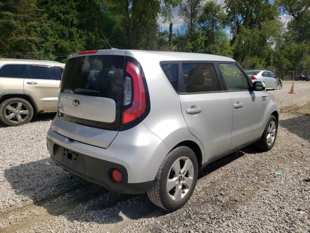 KNDJN2A27J7600444 - 2018 KIA SOUL SILVER photo 4