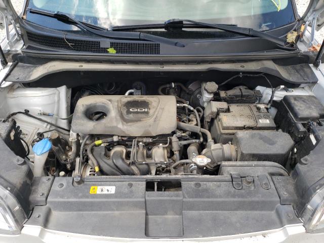 KNDJN2A27J7600444 - 2018 KIA SOUL SILVER photo 7