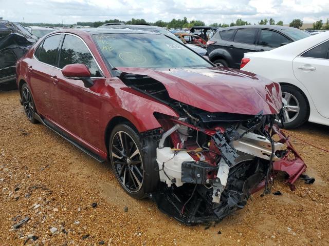 4T1B61HK3JU566534 - 2018 TOYOTA CAMRY XSE RED photo 1