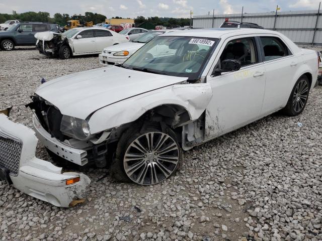 2C3CA2CV7AH262371 - 2010 CHRYSLER 300 S WHITE photo 2