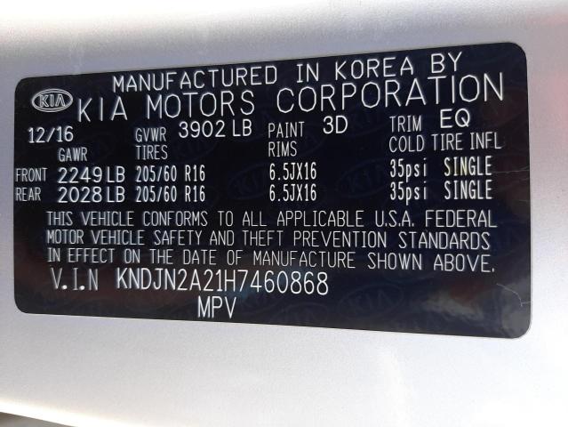 KNDJN2A21H7460868 - 2017 KIA SOUL SILVER photo 10