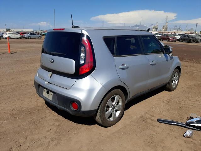 KNDJN2A21H7460868 - 2017 KIA SOUL SILVER photo 4