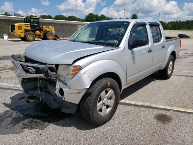 1N6AD0ER2BC436654 - 2011 NISSAN FRONTIER C SILVER photo 2