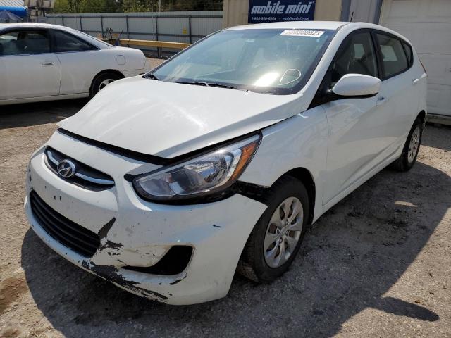 KMHCT5AE5GU287720 - 2016 HYUNDAI ACCENT WHITE photo 2