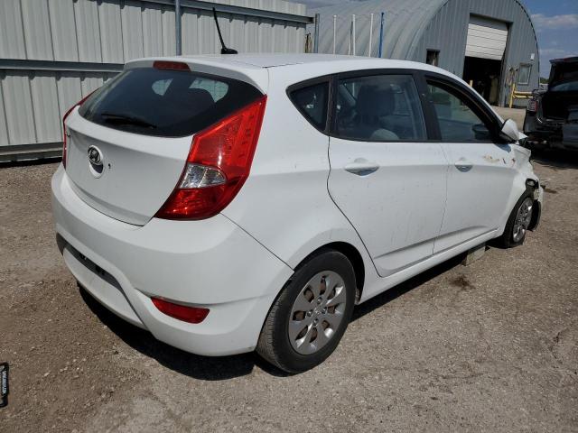 KMHCT5AE5GU287720 - 2016 HYUNDAI ACCENT WHITE photo 4