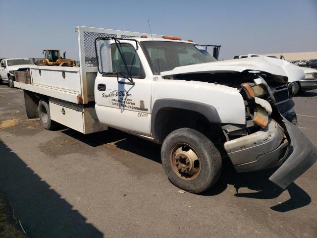 1GBJC34UX5E325019 - 2005 CHEVROLET silverado WHITE photo 1