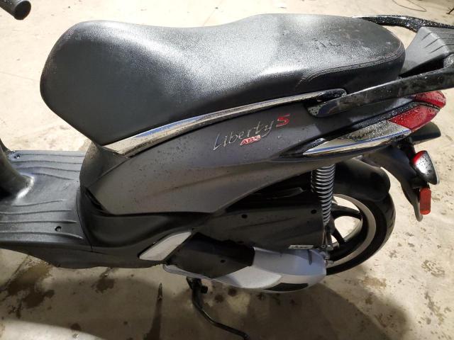 ZAPM898G4K7001080 - 2019 PIAGGIO SCOOTER GRAY photo 7