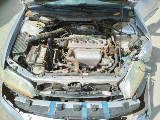 1HGCG66541A111260 - 2001 HONDA ACCORD LX SILVER photo 7