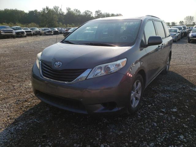 5TDKK3DCXBS016019 - 2011 TOYOTA SIENNA LE GRAY photo 2