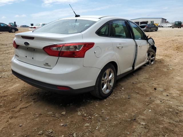1FADP3F28DL266979 - 2013 FORD FOCUS WHITE photo 4