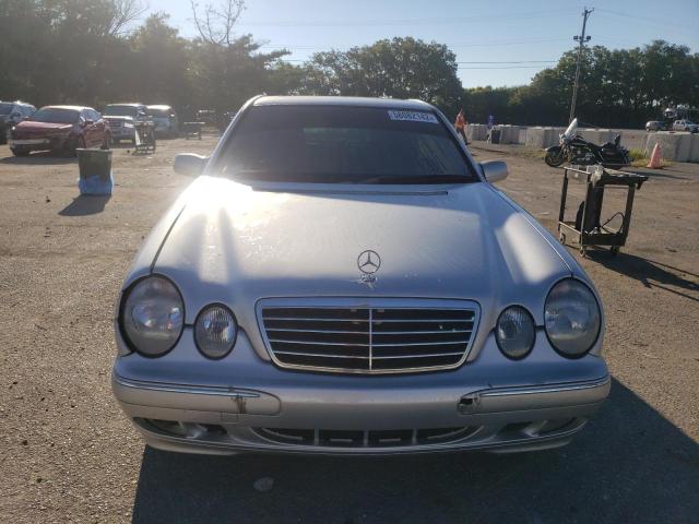 WDBJF65J42B398357 - 2002 MERCEDES-BENZ E 320 SILVER photo 9