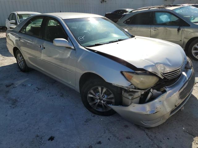 4T1BF32K15U099348 - 2005 TOYOTA CAMRY LE GRAY photo 1