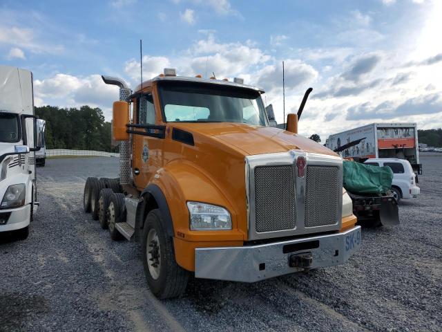 1NKZXPTX3HJ142125 - 2017 KENWORTH CONSTRUCTI ORANGE photo 1