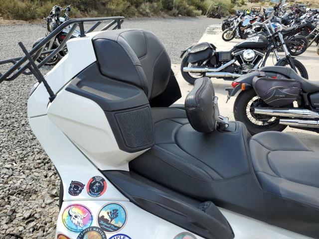 2BXNBDD13EV002887 - 2014 CAN-AM SPYDER ROA WHITE photo 6