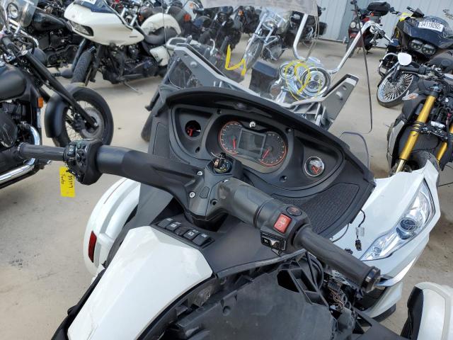 2BXNBDD13EV002887 - 2014 CAN-AM SPYDER ROA WHITE photo 9