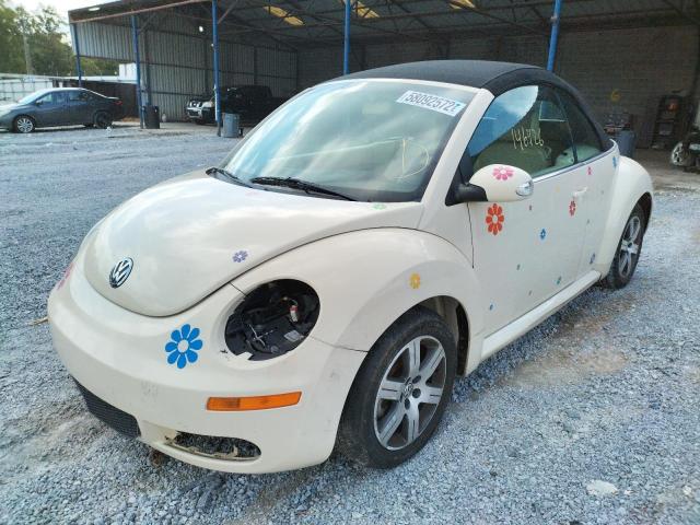 3VWRF31Y06M308672 - 2006 VOLKSWAGEN NEW BEETLE CREAM photo 2