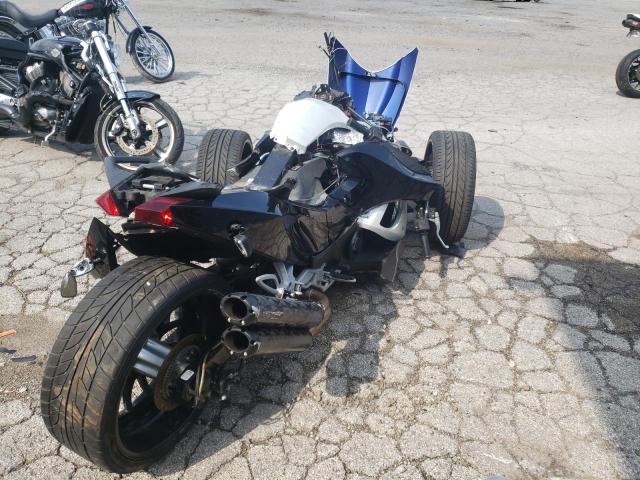 2BXJAMC17AV000234 - 2010 CAN-AM SPYDER ROA WHITE photo 4