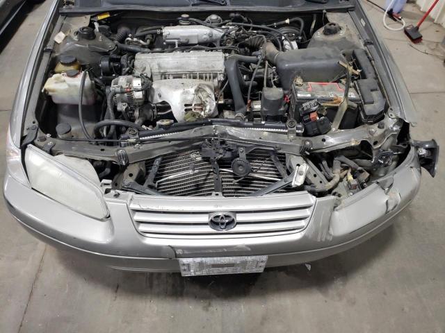 4T1BG22K2XU446339 - 1999 TOYOTA CAMRY CE GRAY photo 7