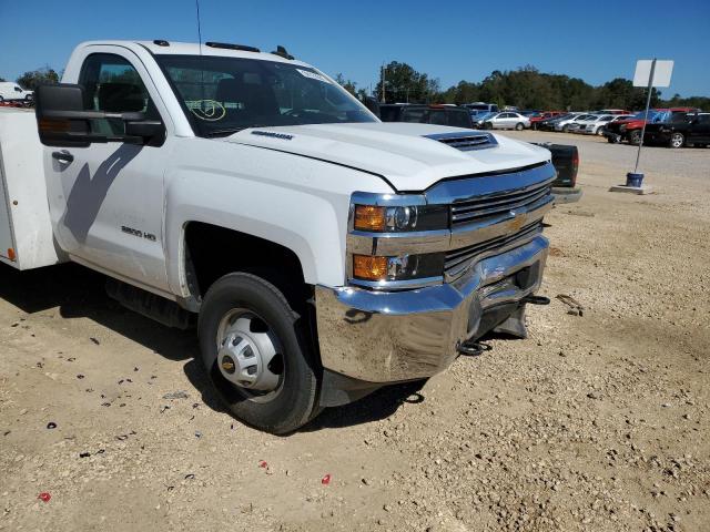 1GB3CYCYXJF194320 - 2018 CHEVROLET 3500 HD WHITE photo 9