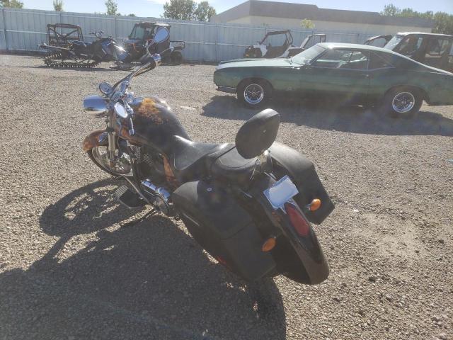 5VPCB26D583006322 - 2008 VICTORY MOTORCYCLES KINGPIN შავი ფოტო 3