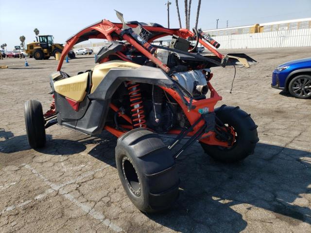 3JBVXAW24HK000445 - 2017 CAN-AM MAVERICK X GOLD photo 3