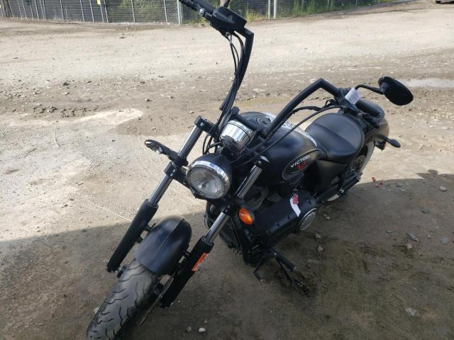 5VPWB36N9F3045018 - 2015 VICTORY MOTORCYCLES HIGH-BALL შავი ფოტო 2