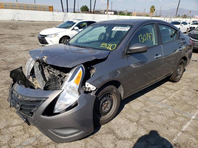 3N1CN7AP0HK437331 - 2017 NISSAN VERSA S GRAY photo 2