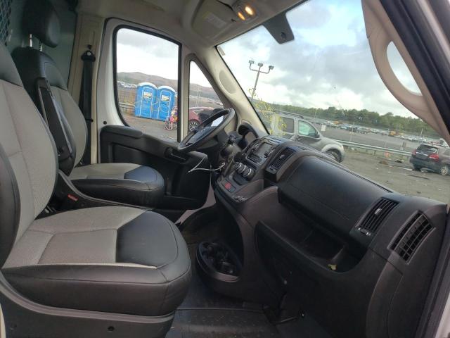 3C6TRVAG2JE109622 - 2018 RAM PROMASTER WHITE photo 5